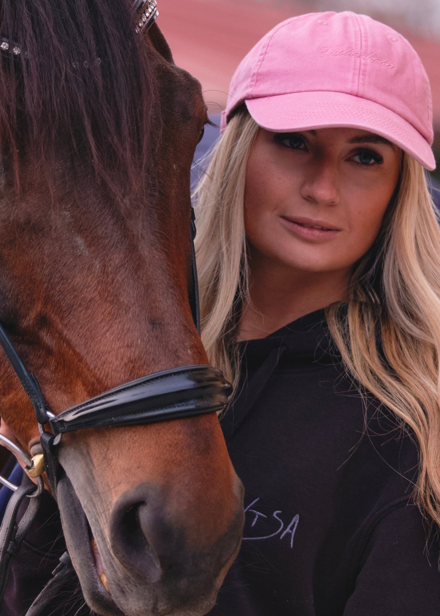 Skigoose Hoodie + goose cap